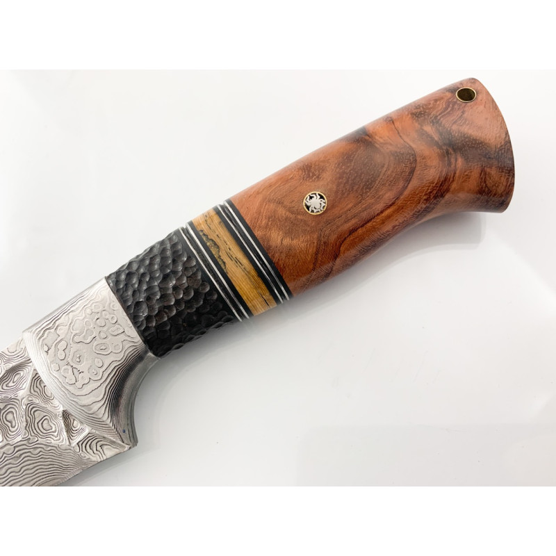 Ръчно направен ловен нож от Японска дамаска стомана с кожен калъф