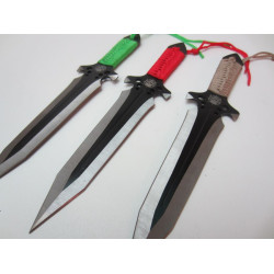 Ками  за хвърляне  известни с японското си име - кунай Skull символ на острието