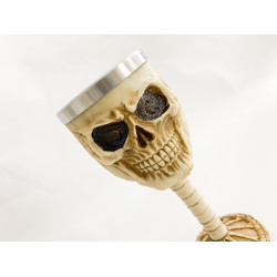 Чаша за вино готическа с череп и кости