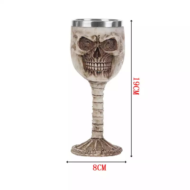 Чаша за вино готическа с череп и кости