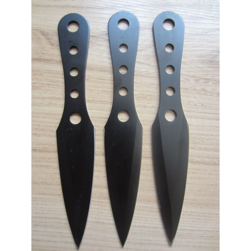 Комплект от три ножа / ками много добре балансирани за хвърляне с брезентов черен калъф