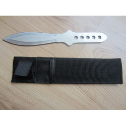 Много добре балансиран нож / кама за хвърляне с текстилен калъф за закачане на колан