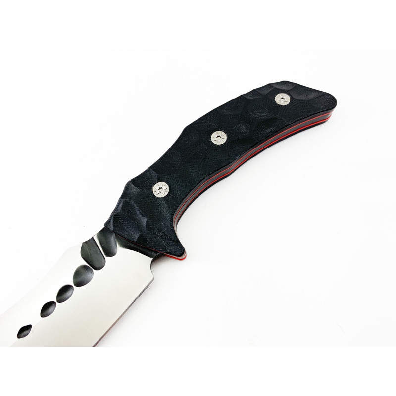 Ловен нож със съвременен футуристичен дизайн и дръжка микарта