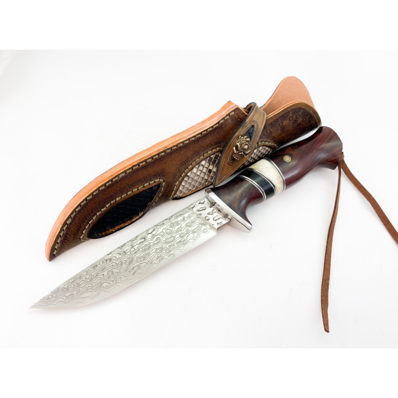 Ръчно направен ловен нож от Японска дамаска стомана,дръжка от махагон,сандалово дърво и камилска кост