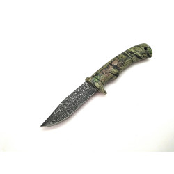 Ловен нож с каучукова дръжка,камуфлажен калъф и шарки дамаска стомана