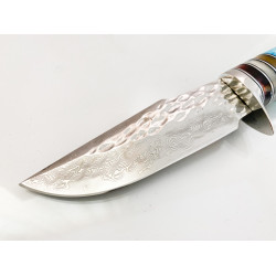 Ловен нож ръчно направен от дамаска японска стомана,дръжка от цветен кориан