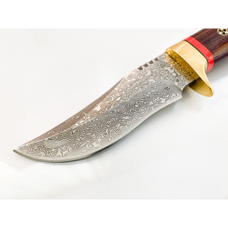 Ловен нож ръчно направен от дамаска японска стомана,дръжка от абаносово дърво и месингов гард