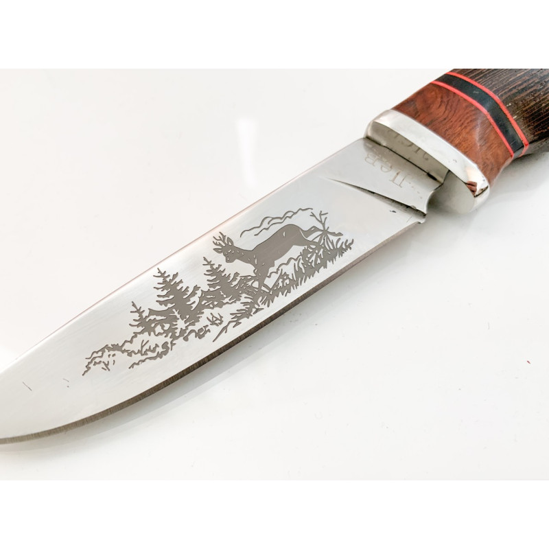 Руски ловен нож с гравиран елен на острието стомана 65х13