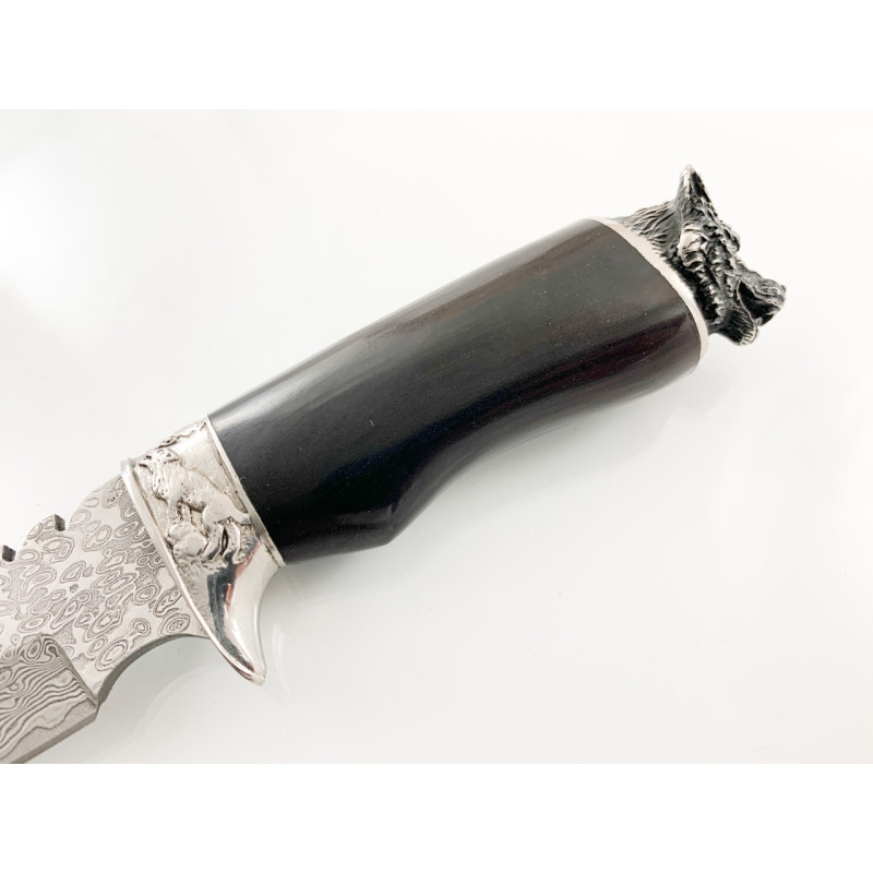 Ръчно направен ловен нож от дамаска стомана с глава на Вълк