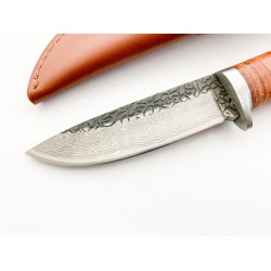 Ръчно кован ловен нож за дране със шарка имитираща дамаска стомана