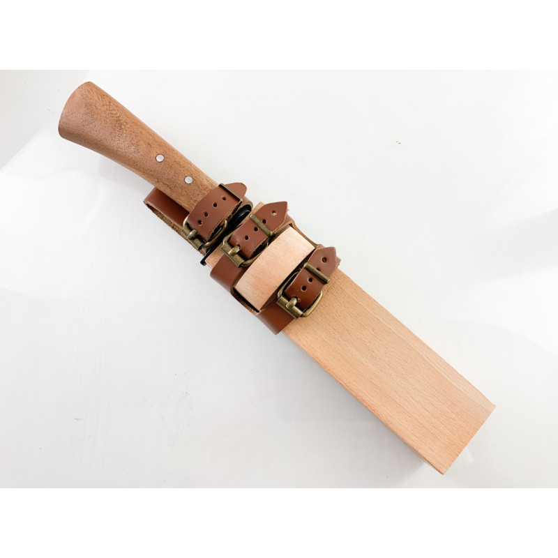 Ловен боен нож ръчно кован със шарка имитираща дамаската стомана сандалово дърво