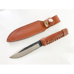 Ловен нож ръчно кован от цяло парче стомана фултанг много здрав с кожа на дръжката