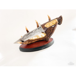 Сувенирен нож с поставка за украса или подарък с гравирана мечка