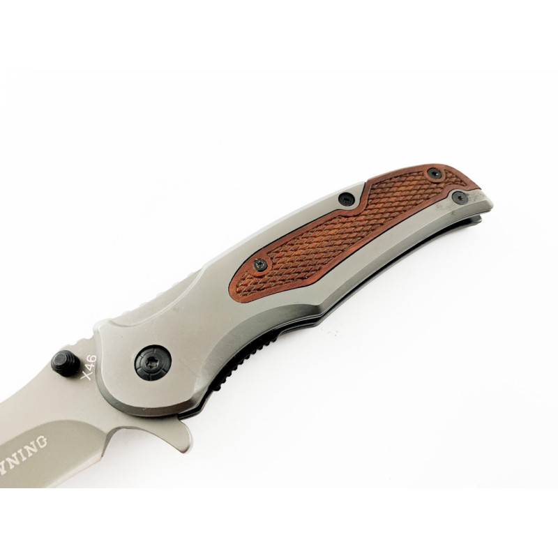 Сгъваем полуавтоматичен нож Browning със сиво титаниево покритие и дървени чирени