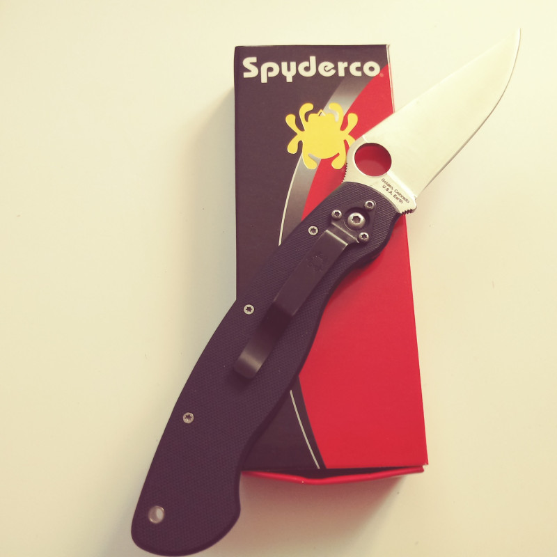 Spyderco CPM-S30V-сгъваем джобен нож с гладко острие
