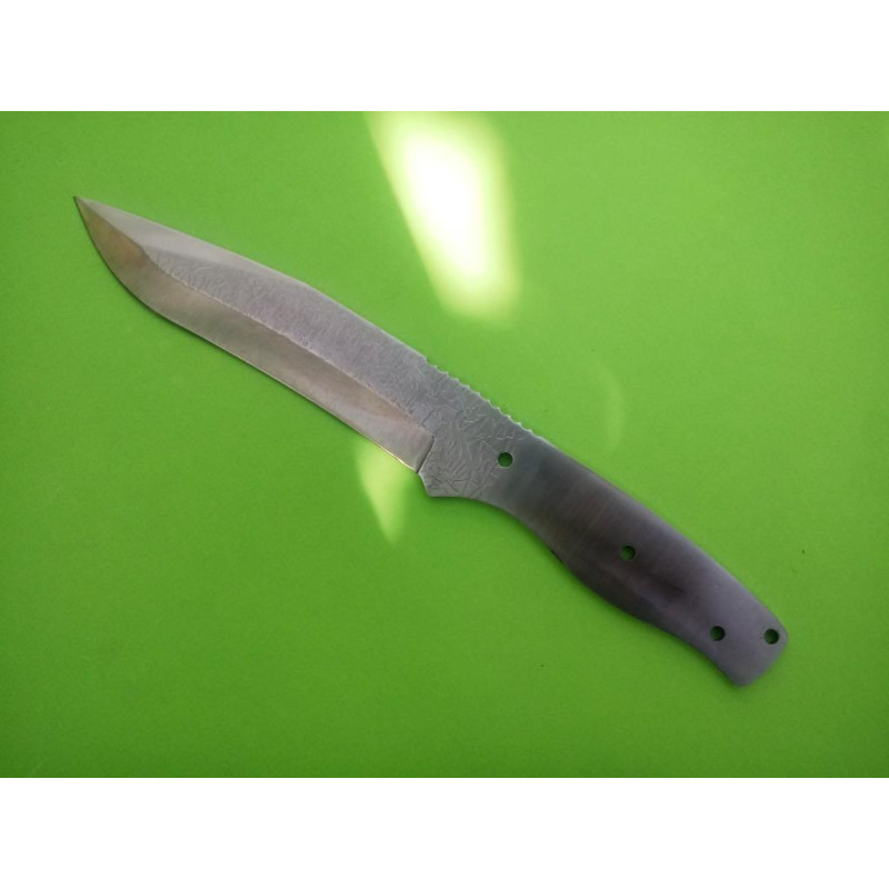 Масивна тежка закалена заготовка за нож с релефно острие D2 стомана