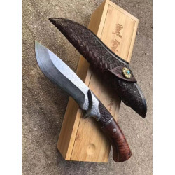 Колекционерски ловен нож ръчно направен от дамаска стомана и дръжка сандалово дърво Колекционерски ловен нож ръчно направен от дамаска стомана и дръжка сандалово дърво