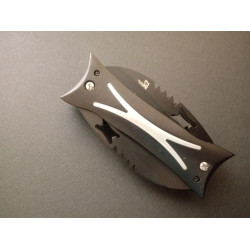 Карамбит с футуристичен дизайн от две части