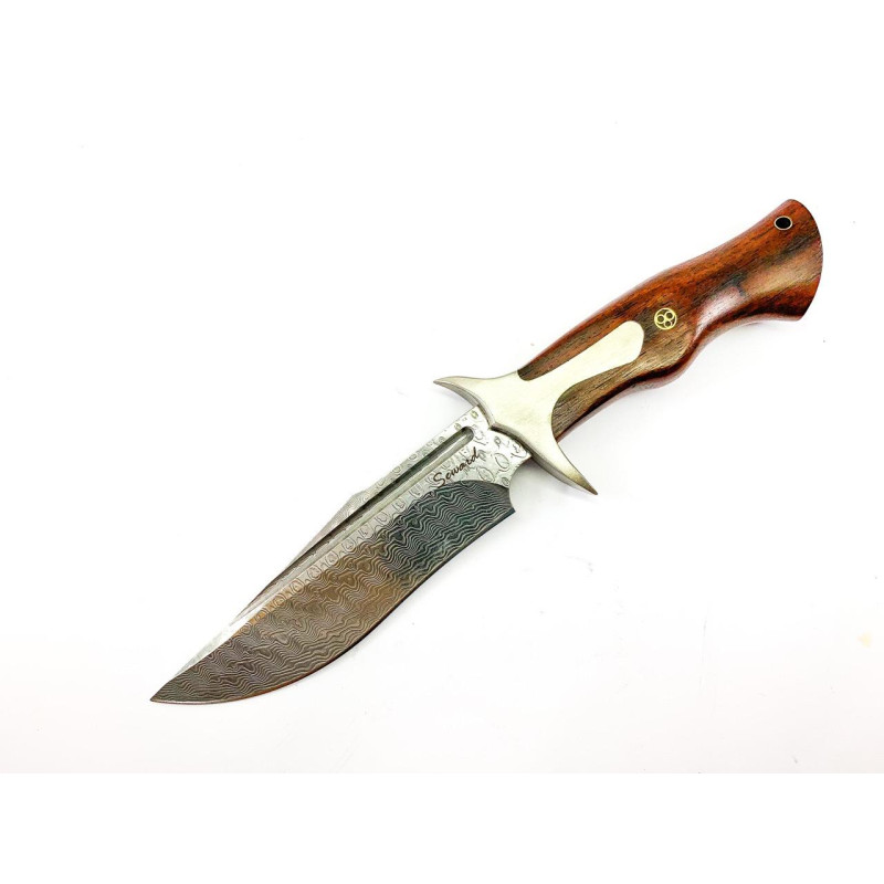 Ловен нож ръчно направен от дамаска японска стомана - кожен калъф инкрустиран с кръст