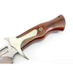 Ловен нож ръчно направен от дамаска японска стомана - кожен калъф инкрустиран с кръст