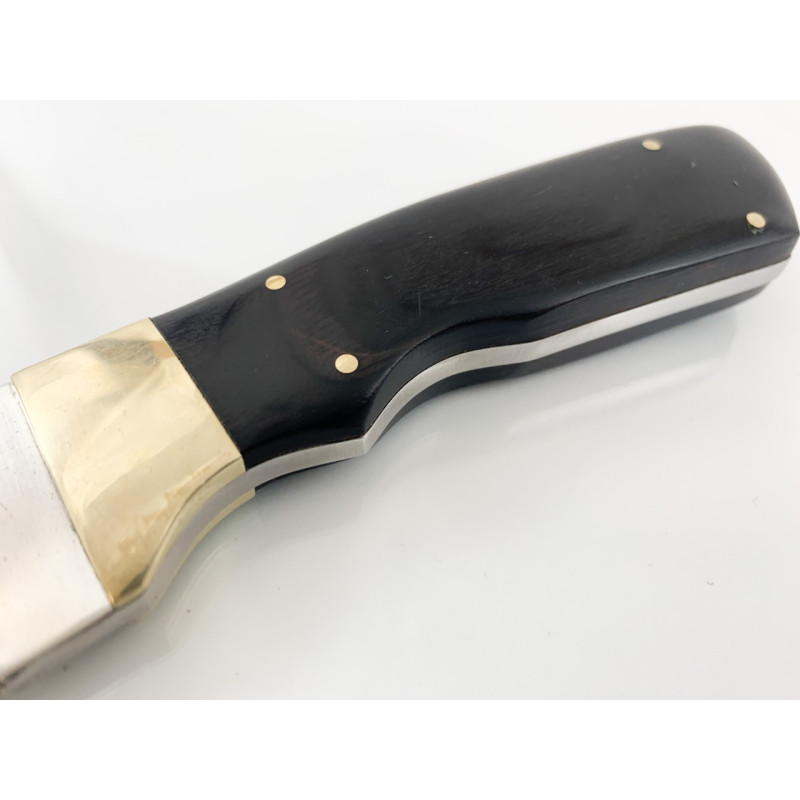 Ръчно направен ловен нож с месингов гард 