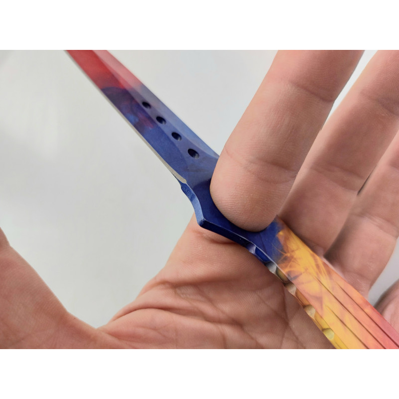 Двуостра кама шурикен кунай за хвърляне червеносин цвят с отвор за пръста model Breaker