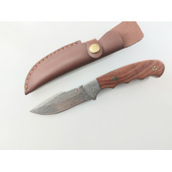 Ловен нож класически модел ръчно направен от дамаска японска стомана фултанг