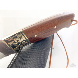 Руски гравиран ловен нож с махагонова дръжка и месингов гард Пантера сталъ 65х13