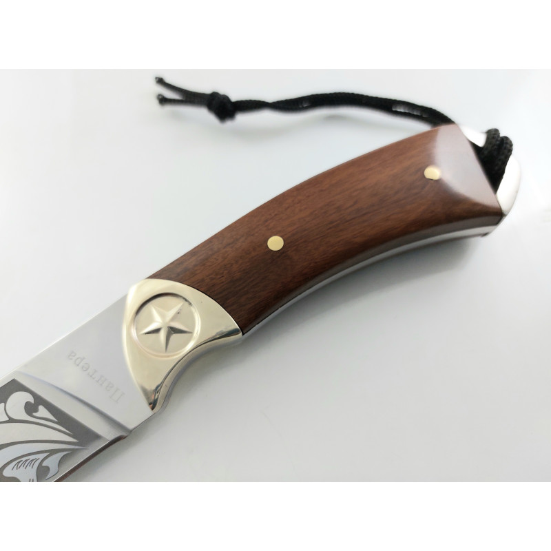 Руски ловен нож Пантера с гравирани флорални елементи на острието стал 65х13