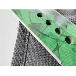 Двуостра кама шурикен кунай за хвърляне зелен цвят с отвор за пръста model Breaker