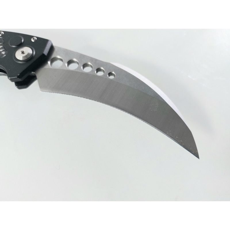 Сгъваем автоматичен нож- Run Hawk - извито острие тип карамбит, черни алуминиеви дръжки с карбонови вложки