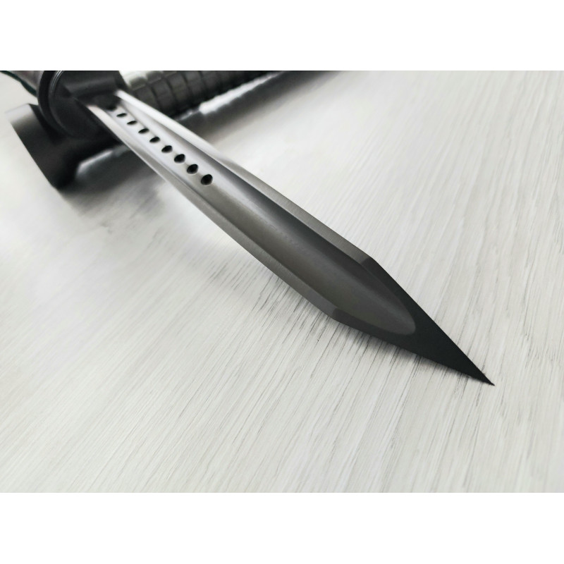 Ловен нож три остриета с форма на свредло