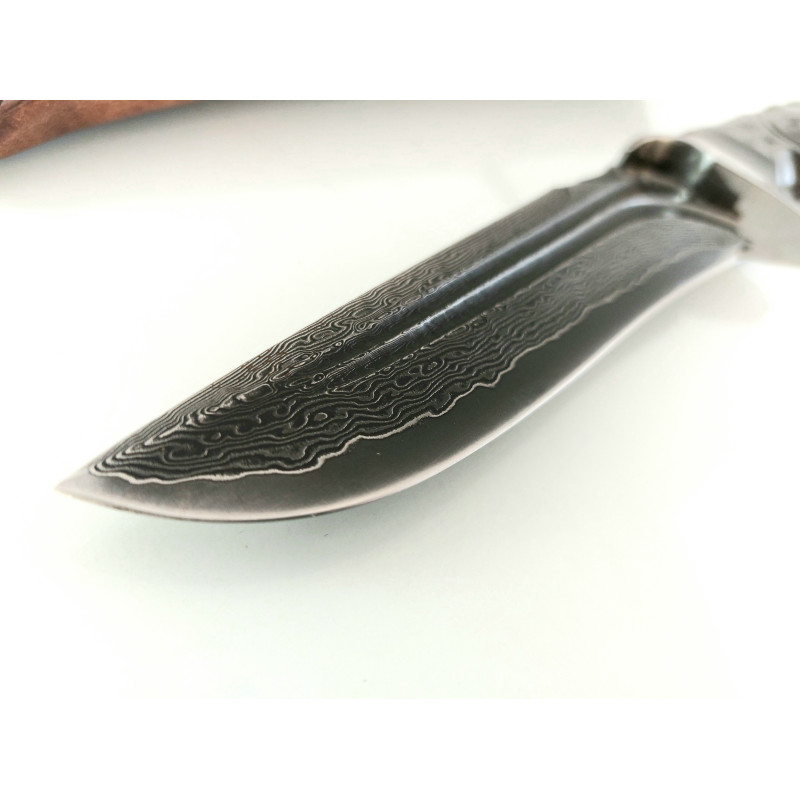 Ръчно направен ловен нож,с метален гард,от японска дамаска стомана с VG 10 сърцевина