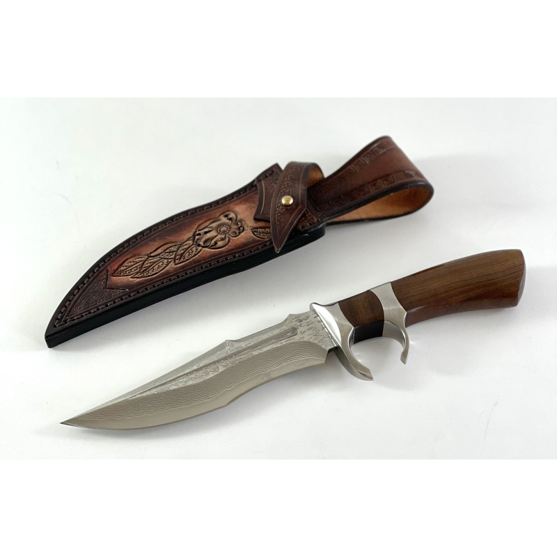 Bowie knife Ръчно направен ловен нож от японска дамаска стомана,дръжка от махагон