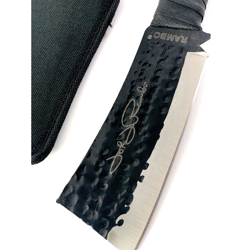 Ловен нож  модел мачете,форма на малък сатър , кожа на дръжката