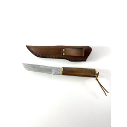 Ръчно направен ловен нож от дамаска японска стомана и камилска кост