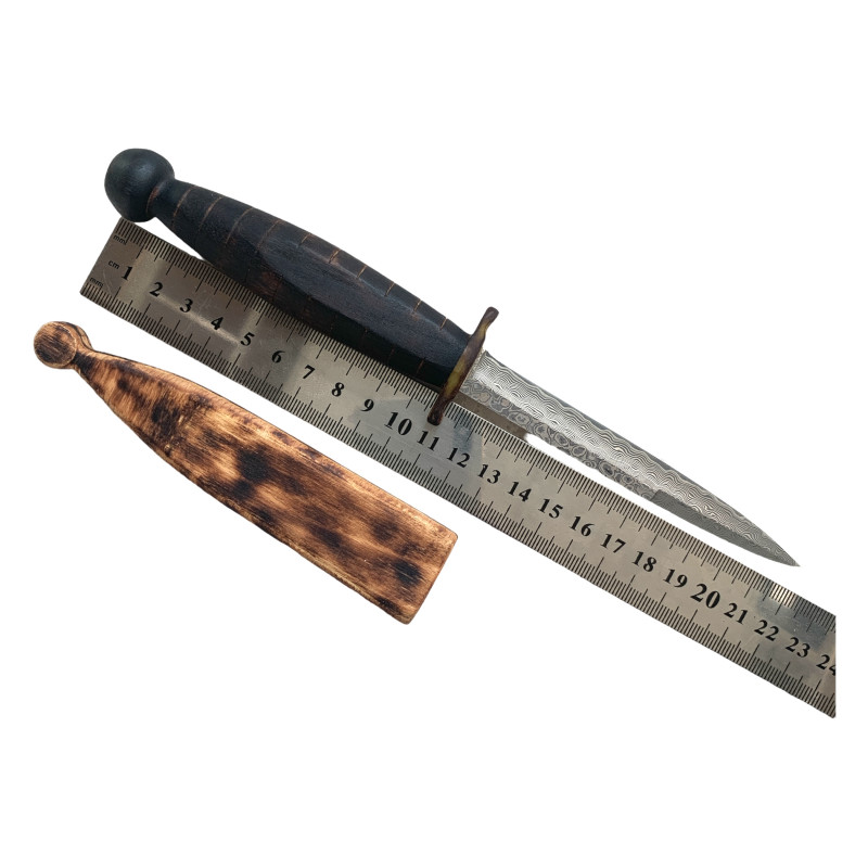 Ръчно направен ловен нож от японска дамаска стомана с дървена кания