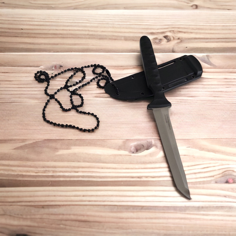 Нож за носене на врат със стилен дизайн, базиран на Модела The Spike