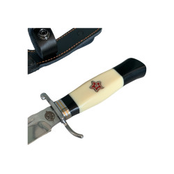 Надеждност и елегантност Нож с фиксирано острие Finka NKVD с кожена кания и стомана 95х18