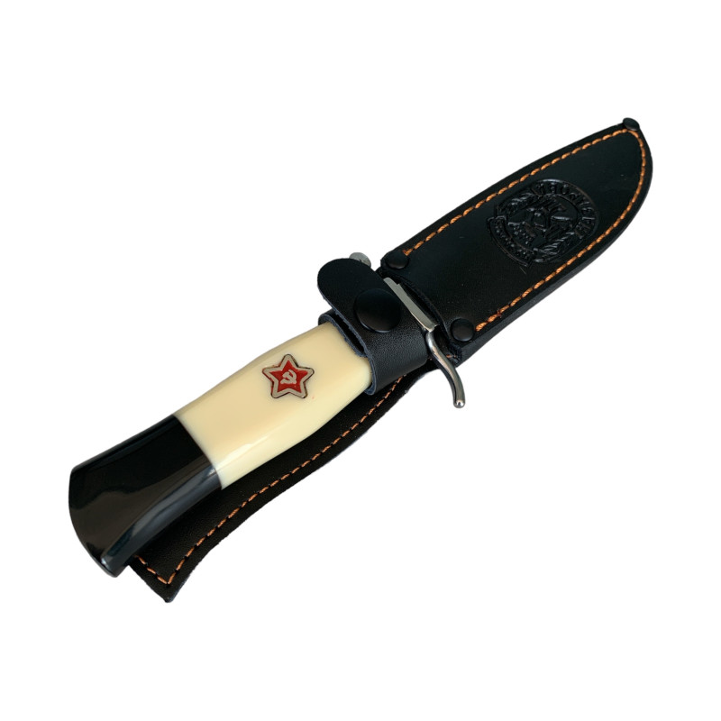 Надеждност и елегантност Нож с фиксирано острие Finka NKVD с кожена кания и стомана 95х18