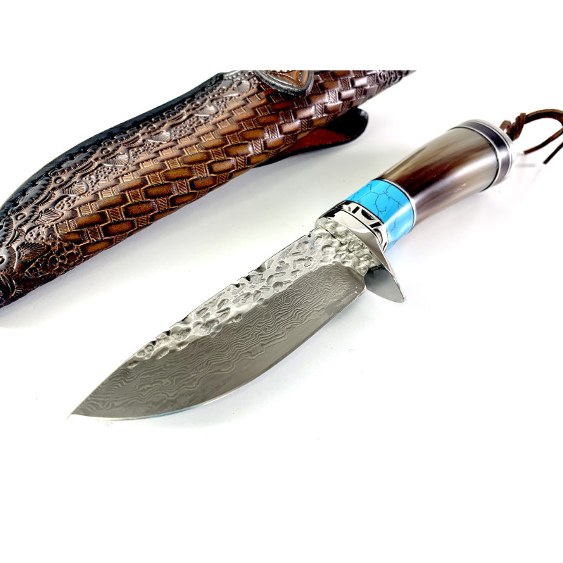 Ръчно направен ловен нож от дамаска стомана,дръжка от елонов рог