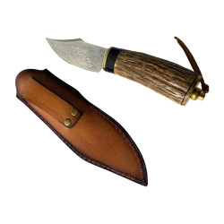 Ловен нож  дамаска стомана и дръжка от еленов рог, съпроводен с ръчно изработена кожена кания