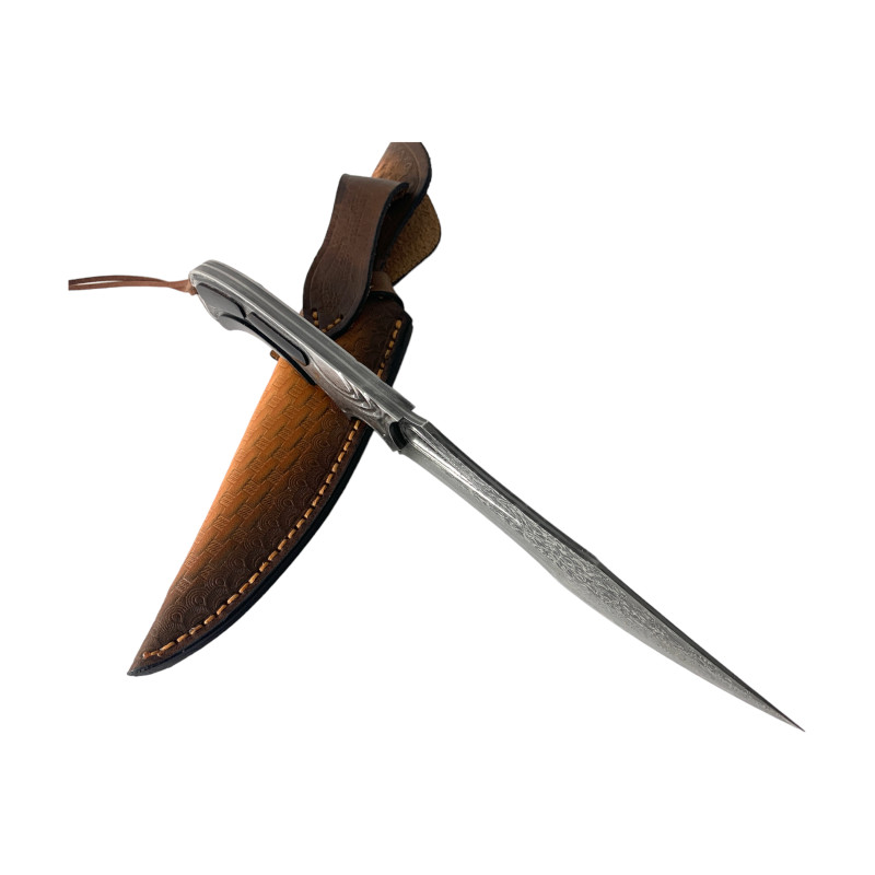Луксозен ловджийски нож с дамаско острие и изящен калъф