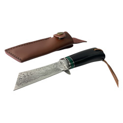 Качествен ловен нож с острие от дамаска стомана и елегантен кожен калъф