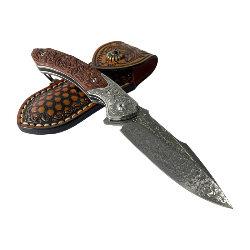 Дизайнерски сгъваем нож с дамаска стомана и орнаментиран кожен калъф