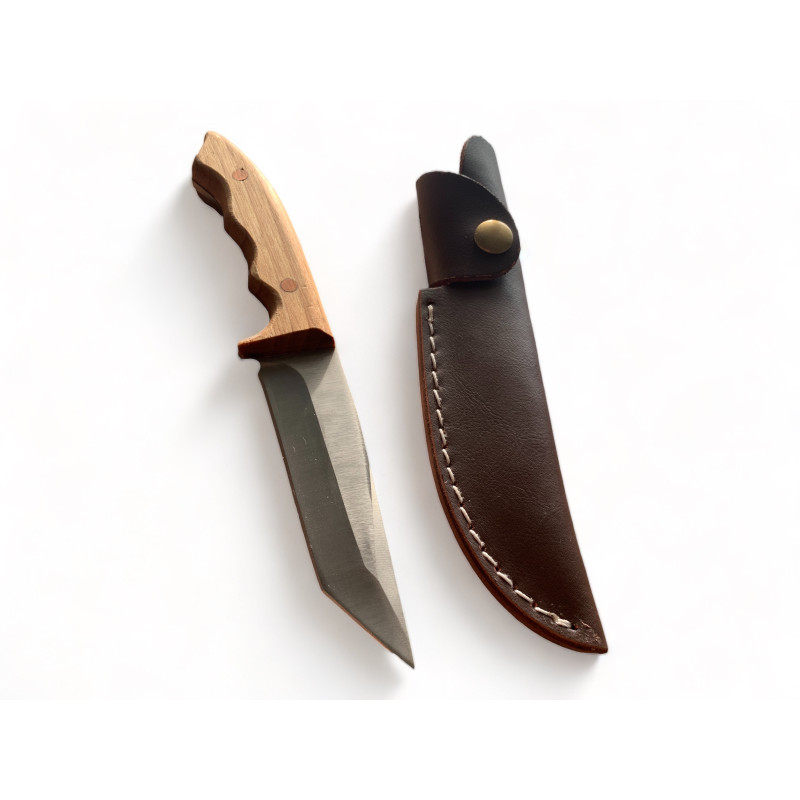 Ексклузивен Ръчно Изработен Ловен Нож с Кожена Кания