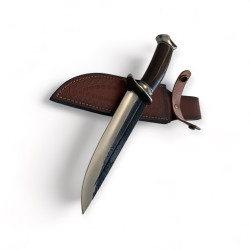 Ловен нож с дръжка от премиум дърво и защитен кожен калъф