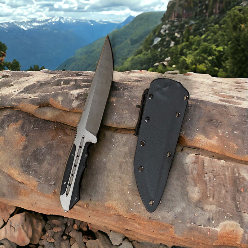 Професионален нож с фиксирано острие и калъф от kydex - Перфектният инструмент за оцеляване