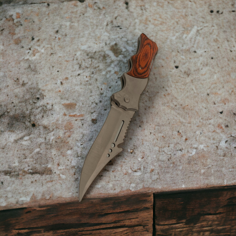 Качествен джобен нож с дръжка от дърво, в комплект с калъф