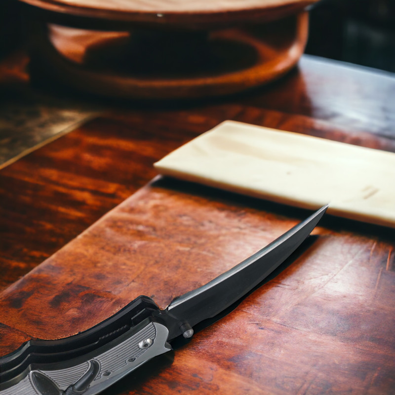 Уникален Сгъваем Нож с Двойно Острие – Инструмент с Характер